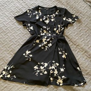 Dynamite wrap floral dress